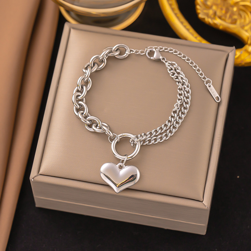 Brazalete Plateado con Corazón