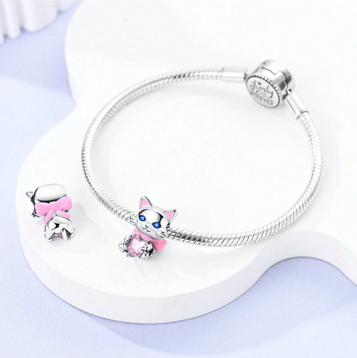 Gatita y Corazón Rosa