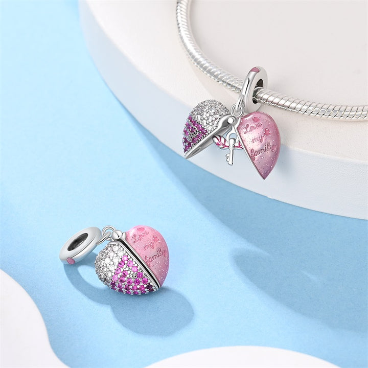 Corazón Rosa y Llave Voladora