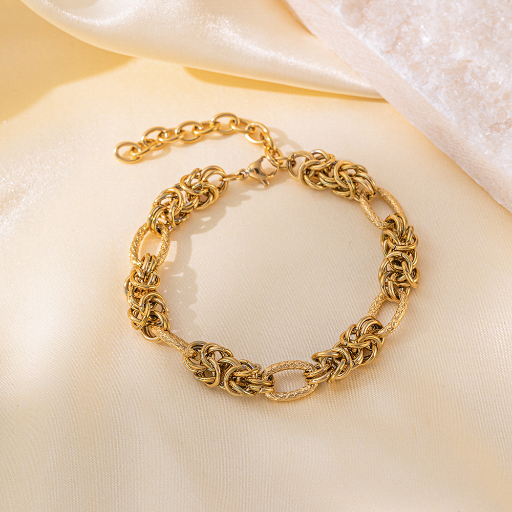 Brazalete Multiples Nudos Dorados