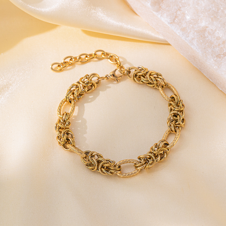 Brazalete Multiples Nudos Dorados