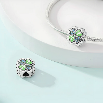 Trébol Verde y Corazones