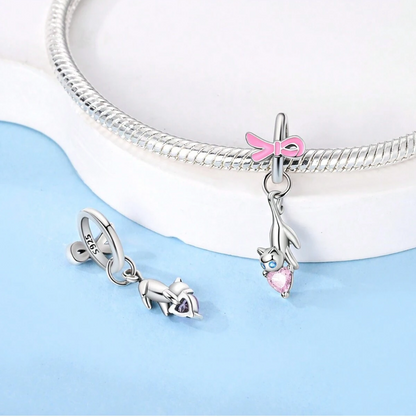 Gatito Alegre y Corazón Rosa