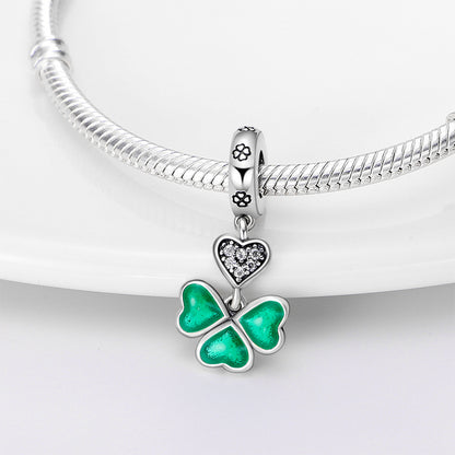 Trebol con Corazones Verdes