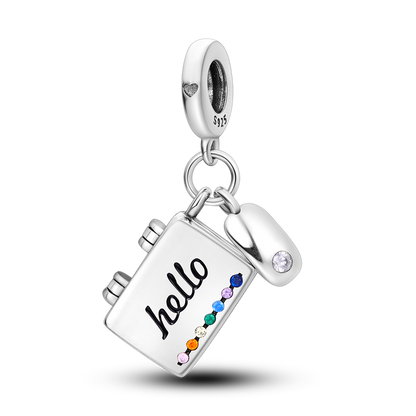 Laptop & Mouse "Hello"